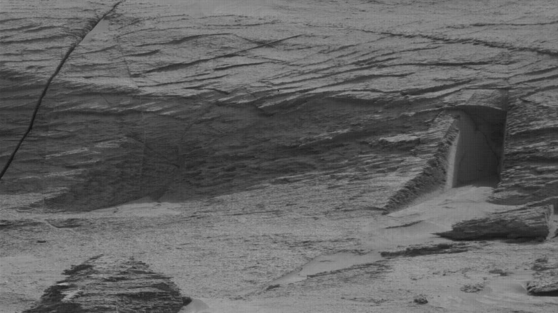 La porta di Marte: fotografie di curiosità e perseveranza vagabondi – Wikipedia