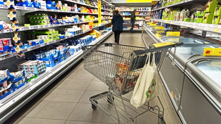 Leserdiskussion: Ist teurer geworden: Der Einkauf im Supermarkt.
