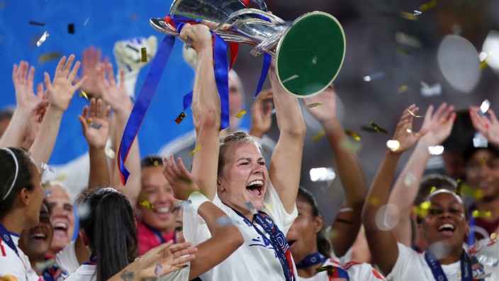 Fußball-Champions-League der Frauen: "Es braucht viel Mut, viel harte Arbeit und Mentalität, um hierherzukommen": Ada Hegerberg hat zum sechsten Mal die Königsklasse gewonnen.