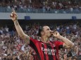 AC Mailand: Zlatan Ibrahimovic feiert den Scudetto 2022 mit einer Zigarre