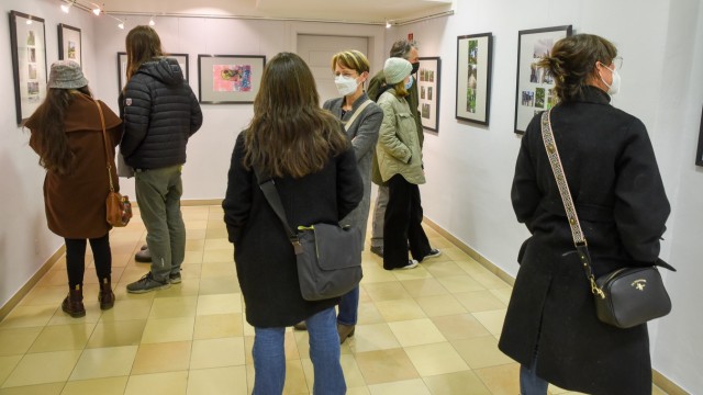 Von Wolfratshausen bis Kochel: "Vielfalt" ist in der Galerie im Tölzer Stadtmuseum geboten. Das Foto entstand bei einer Schülerausstellung im März.