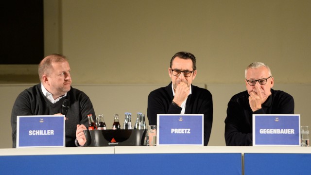 Hertha Berlin: Chief Financial Officer Ingo Schiller (left), Managing Director Michael Prietz (centre) and President Werner Gegenbauer have been typical Hertha averages for years.  Pritz was gone over a year ago, and now Gegenbauer and Schiller are gone, too.