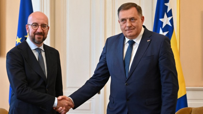Hat von der EU wenig zu fürchten: der bosnische Serbenführer Milorad Dodik (rechts); hier mit Charles Michael, Präsident des Europäischen Rates.