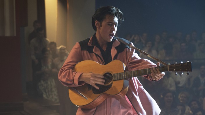 "Elvis" in Cannes: Der Hüftschwung sitzt. Das war's dann aber auch. Austin Butler als King of Rock'n'Roll in "Elvis".