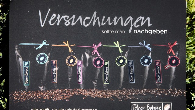 Handarbeit im Oberland: Die Kaffeerösterei Tölzer Bohne bietet verschiedenfarbige Sorten an.