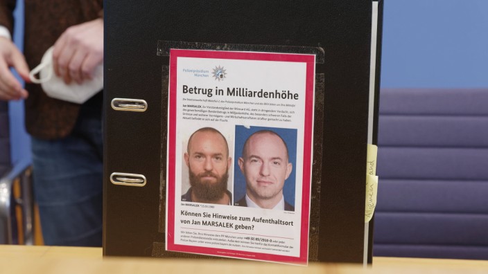 Wirecard: Fahndungsfotos von Jan Marsalek: Die zuständige Staatsanwaltschaft startet einen neuen Versuch, den Flüchtigen festnehmen zu lassen.