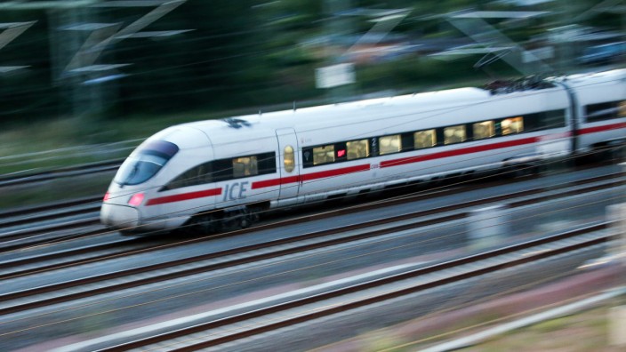 Bahnindustrie: Ein ICE in Deutschland: In Zukunft sollen ähnliche Hochgeschwindigkeitszüge auch in Ägypten fahren.