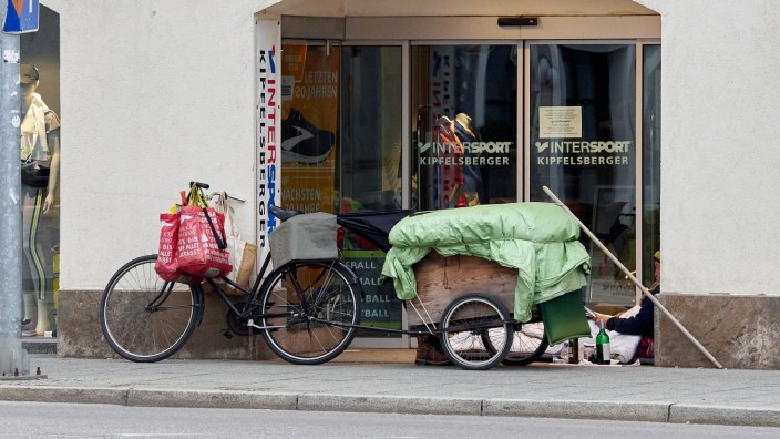 Wohnen: Noch trifft man im Landkreis Ebersberg eher selten auf obdachlose Menschen. Bilder, wie dieses aus der Stadt Grafing, könnte es künftig aber häufiger geben.