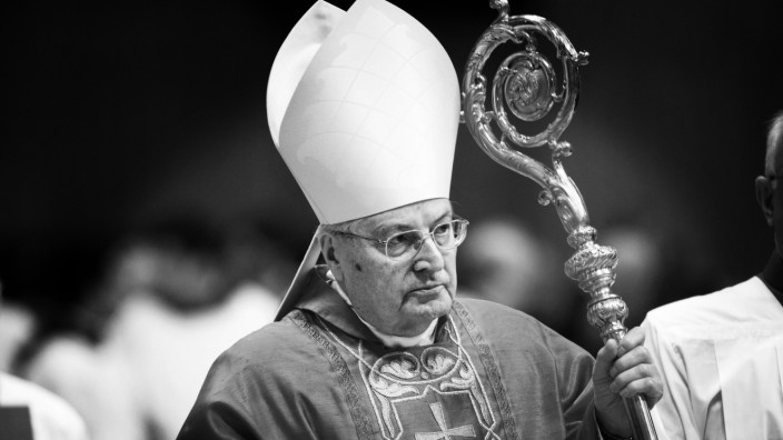 Nachruf auf Kardinal Angelo Sodano: Kardinal Angelo Sodano bei einer Messe im Petersdom. Der langjährige Vatikan-Staatssekretär starb im Alter von 94 Jahren.
