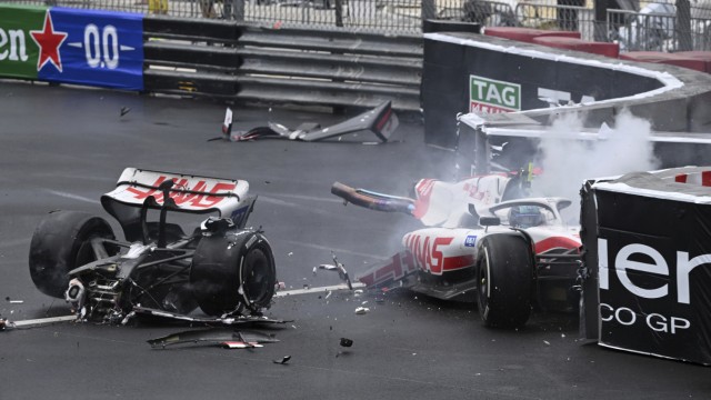 Mick Schumacher in der Formel 1: Diese Autoteile gehörten mal zusammen: Mick Schumacher steigt kurz danach erstaunlicherweise unverletzt aus dem Boliden.