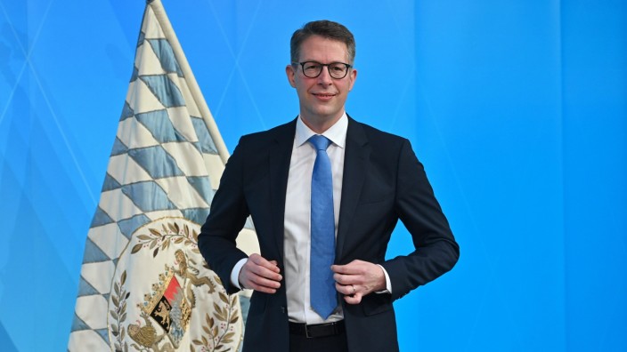 100 Tage im Amt: Der Mann aus der Großstadt: Markus Blume, 47, wurde im Februar vom Generalsekretär der CSU zum Wissenschaftsminister im Kabinett Söder.