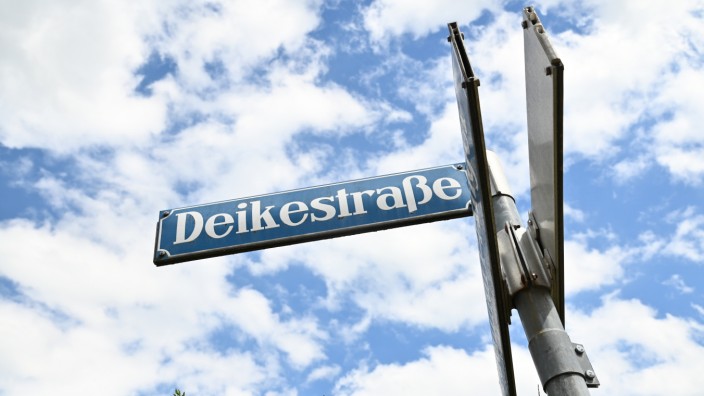 Umstrittene Straßennamen: Die Deikestraße in Trudering ist eine von vielen in der Stadt, deren Name umstritten ist. Diese ist benannt nach Walter Deike, der Mitglied der antisemitischen Thule-Gesellschaft war.