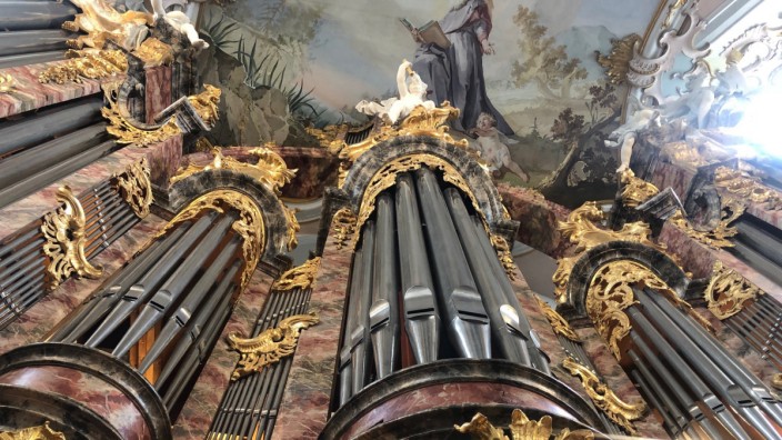 Denkmalschutz: Die Freywis-Orgel in Rottenbuch ist auch optisch ein Kunstwerk.