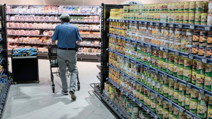 Lebensmittelpreise: Verbraucher achten noch mehr als sonst auf günstige Preise bei Lebensmitteln.