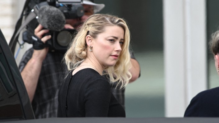 Prozess: Amber Heard kommt zur Urteilsverkündung am Gericht an.