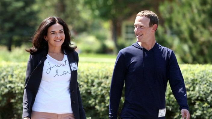 Konzern Meta: Gehen nunmehr eher getrennte Wege: Managerin Sheryl Sandberg und Facebook-Gründer Mark Zuckerberg