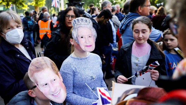 Queen Elizabeth II.: undefined