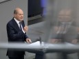 Bundeskanzler Olaf Scholz (SPD) spricht im Deutschen Bundestag