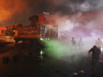 Bangladesch: 32 Tote bei Großbrand in Container-Depot