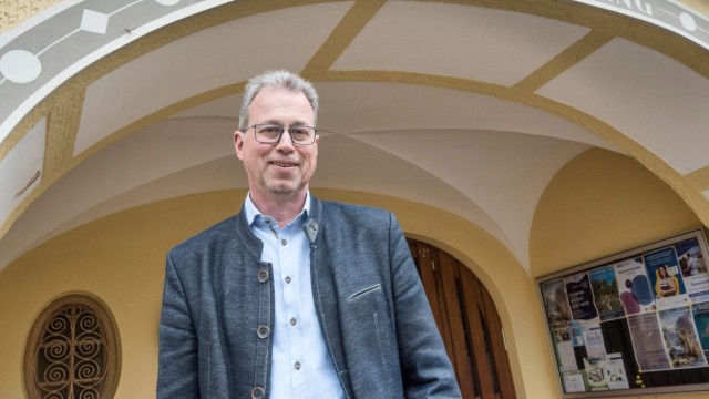 Fachkräftemangel in Kitas und in der Pflege: "Da schlagen zwei Herzen in meiner Brust": Bürgermeistersprecher Rainer Schnitzler (PWG) aus Pöcking.