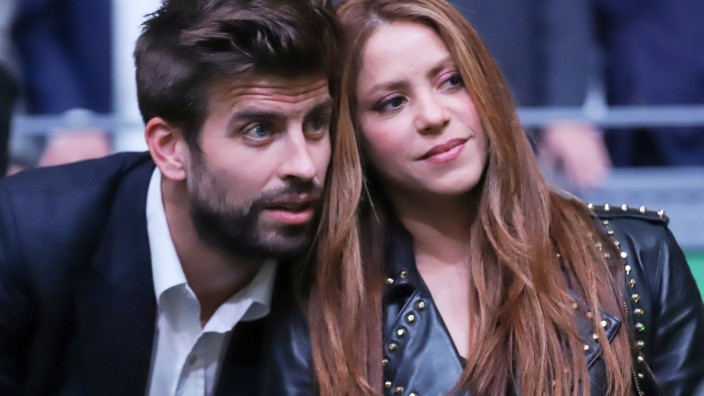 Leute: Gerard Piqué, Fußballprofi beim FC Barcelona, und Sängerin Shakira haben das Ende ihrer Beziehung bekanntgegeben.