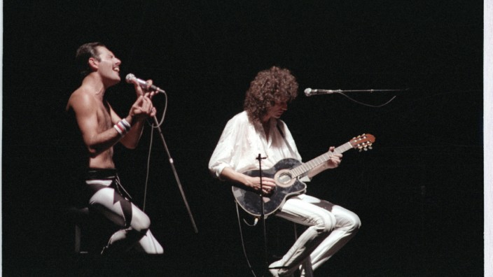 Popkolumne: "Nach seinem Tod wurde ich eine Zeit lang ein sehr eifersüchtiger Beschützer seiner letzten Arbeiten": Brian May (r.) über Freddie Mercury.