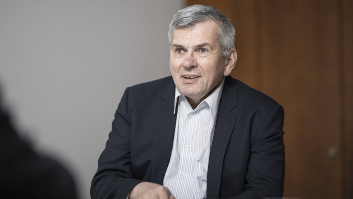 IG-Metall-Chef im Interview: "Für die Arbeitgeber ist es immer der falsche Zeitpunkt, mehr Lohn zu zahlen", sagt Jörg Hofmann, Erster Vorsitzender der IG Metall.