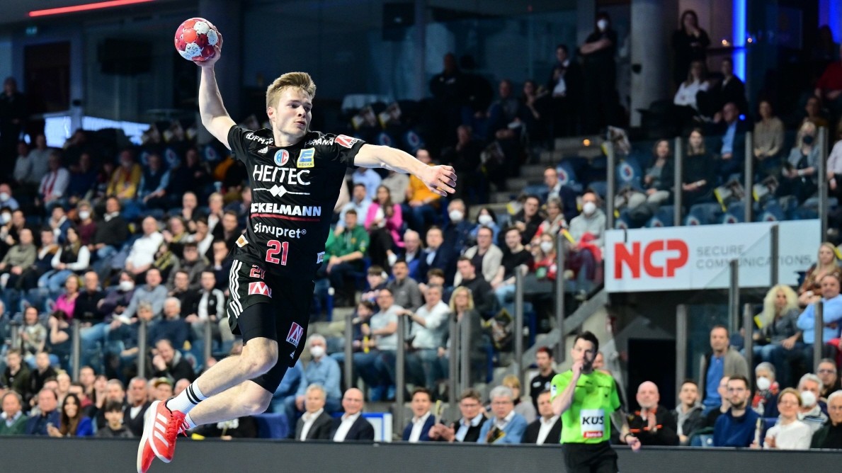 From ball boy to professional: Erlangen handball player Christopher Bissel.  - Sports