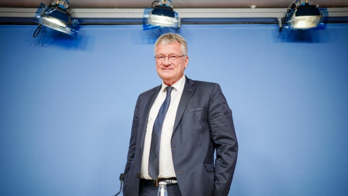 Parteiwechsel: Jörg Meuthen am Freitag auf einer Pressekonferenz in Berlin, die seine politische Zukunft zum Thema hatte.
