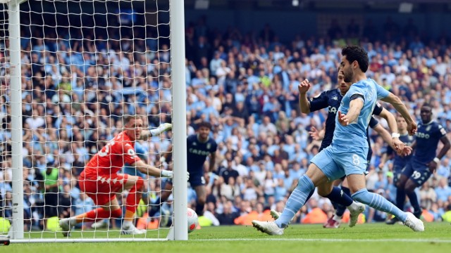 Ilkay Gündogan in the national team: A goal for the title: With this goal, Ilkay Gündogan (in light blue) brought Manchester City the Premier League title, which they thought was about to be missed.