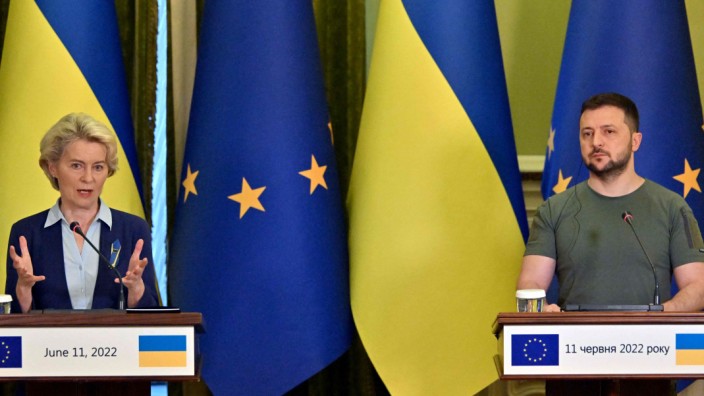 EU-Beitritt der Ukraine: Die EU lobt die gute Zusammenarbeit mit der Ukraine. Dann folgt das Aber.