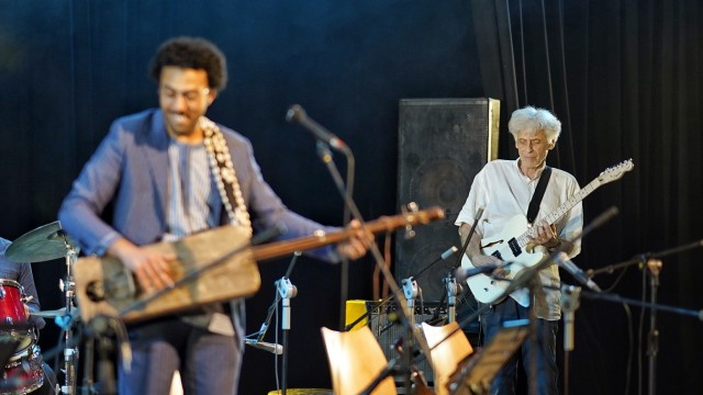 Nachruf: Roman Bunka (rechts) bei einem seiner letzten Konzerte unterwegs mit "Jisr".