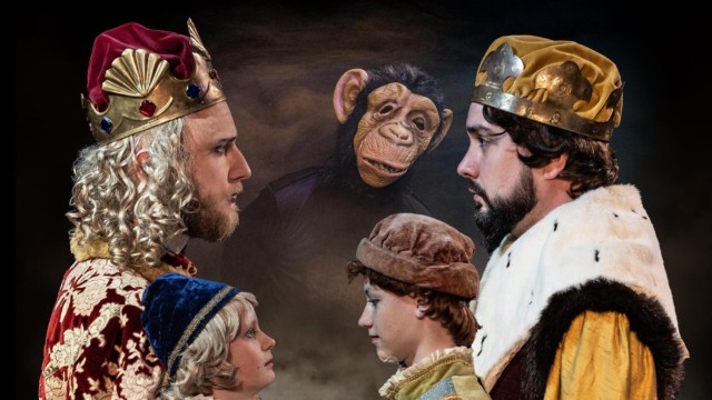 Kultur in Bayern: Das Theaterstück "Der bairische Aff oder wie einer Kaiser wird" aus der Feder von Silvia Menzel und Christopher Luber ist ein spannendes Zeitdokument aus der Mühldorfer und der europäischen Geschichte.