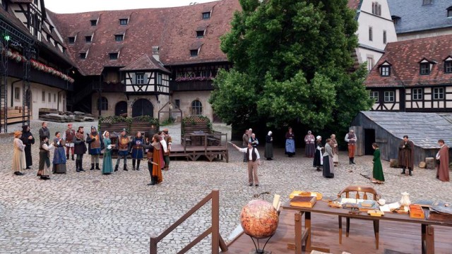 Kultur in Bayern: In der Alten Hofhaltung in Bamberg wird Theater gespielt.