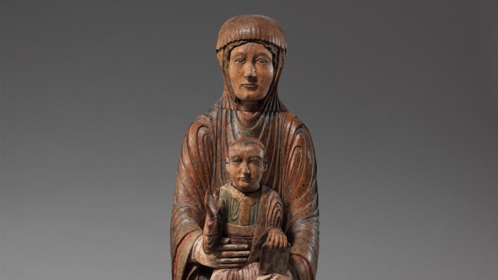 Prozess in München: Fachleute sprechen vom "Sitz der Weisheit": Die Skulptur zeigt die Gottesmutter mit dem Jesusknaben.
