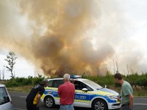 Gefährliches Gelände: Wald in Brandenburg brennt: Mehr als 40 Hektar großes Feuer