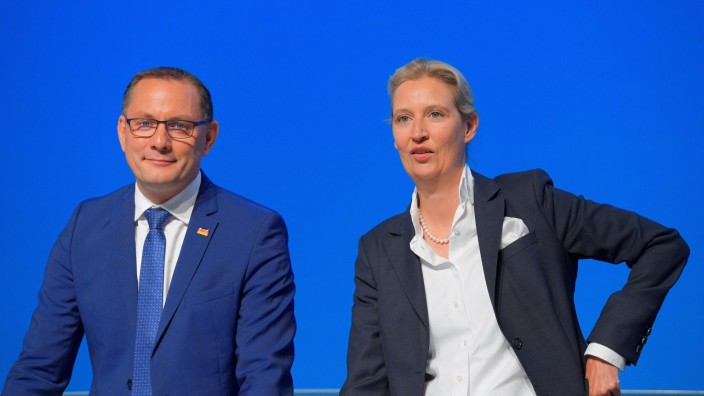 Bundesparteitag: Die neue und alte Parteispitze der AfD: Tino Chrupalla und Alice Weidel.