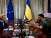 Der ukrainische Präsident Wolodimir Selenskij mit EU-Kommissionspräsidentin Ursula von der Leyen