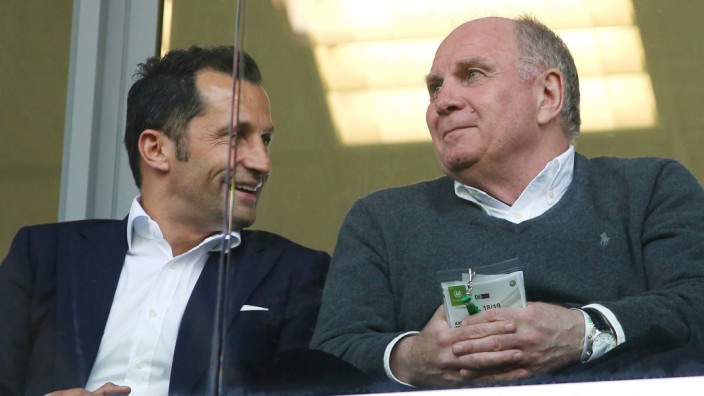 Sadio Mané zum FC Bayern: Ehrenpräsident Uli Hoeneß (rechts) unterstützt Sportvorstand Hasan Salihamidzic beim FC Bayern nach wie vor mit überraschender Wucht.