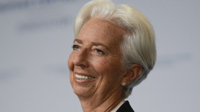 Geldpolitik: Notenbankchefin Christine Lagarde muss ihre Politik verteidigen.