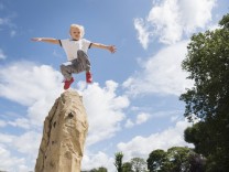 Boy jumping from rock, 03.11.2016, Copyright: xJLPHx, model released, jumping,hobby,low angle view,danger,adventure,chil
