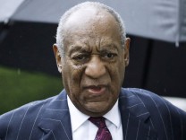 MeToo-Verfahren: Gericht verurteilt Bill Cosby wegen sexuellen Missbrauchs einer 16-Jährigen