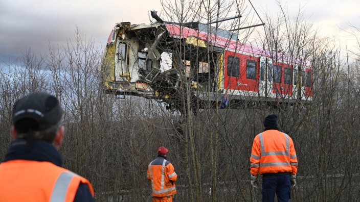S-Bahn-Unglück bei Schäftlarn: Bei dem Zugunglück waren am 14. Februar ein Passagier tödlich und 18 weitere Personen teils schwer verletzt worden.