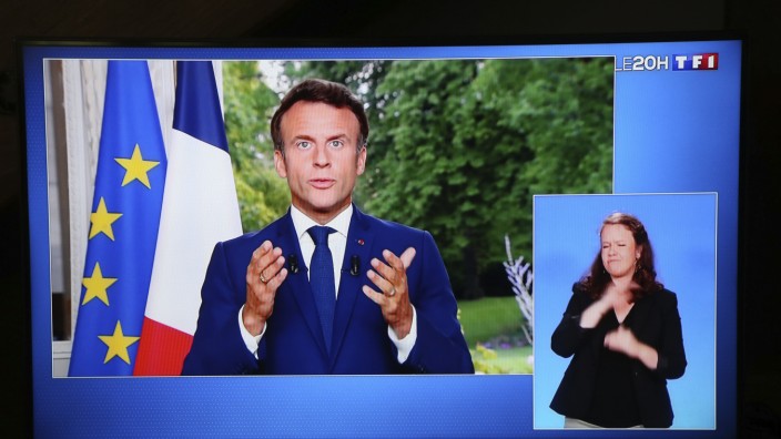 Frankreich: Am Mittwochabend hat sich Frankreichs Präsident Emmanuel Macron erstmals zum Ergebnis der Parlamentswahl am Wochenende geäußert.