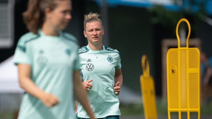 Deutsche Frauen-Nationalmannschaft: Alexandra Popp beim Training