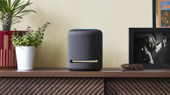 Künstliche Intelligenz: Alexa, der Lautsprecher von Amazon, steht auch bei vielen Bundesbürgern im Wohnzimmer.