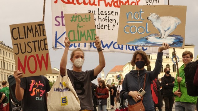 München: Mit dem G-7-Gipfel befasste sich schwerpunktmäßig auch die Demonstration von "Fridays for Future" auf dem Odeonsplatz.