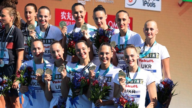 Ukrainische Synchronschwimmerinnen: Beim ukrainischen Synchron-Team dreht sich wenig um den Sport und so gut wie alles um diesen Krieg - trotzdem gewinnen sie Gold bei der WM.