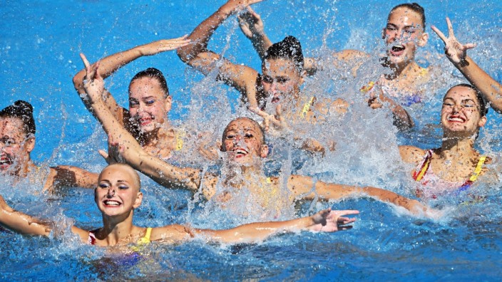 Ukrainische Synchronschwimmerinnen: Die Ukrainerinnen zeigten Figuren und Posen höchster Schwierigkeit - als Belohnung gab's WM-Gold.