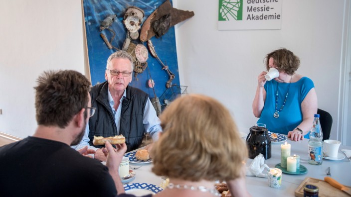 Sozialunternehmen: Michael Schröter lädt Menschen mit Messie-Syndrom einmal monatlich zum Frühstück nach Gauting ein.
